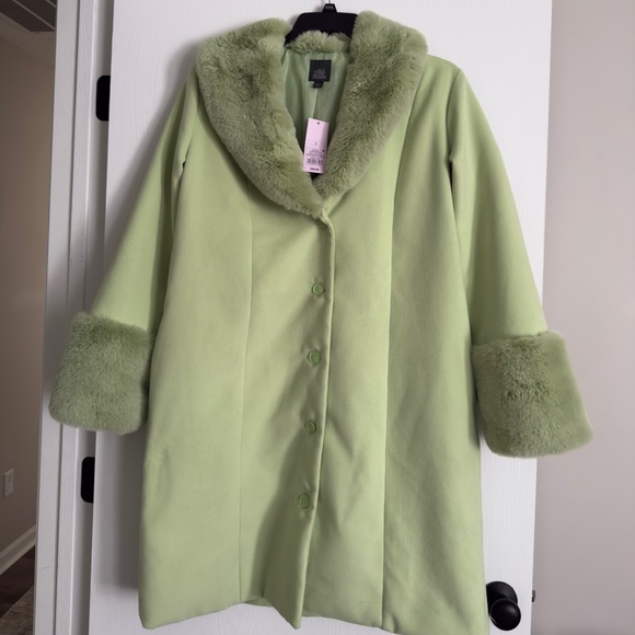 wild fable Jackets & Blazers - NWT Wild Fable Women's SZL mint green coat w/faux fur collar and sleeves.